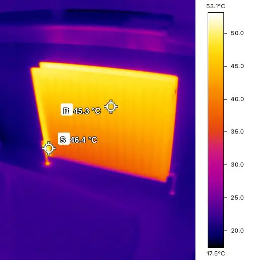 Thermal image showing temperature readings across a heated radiator