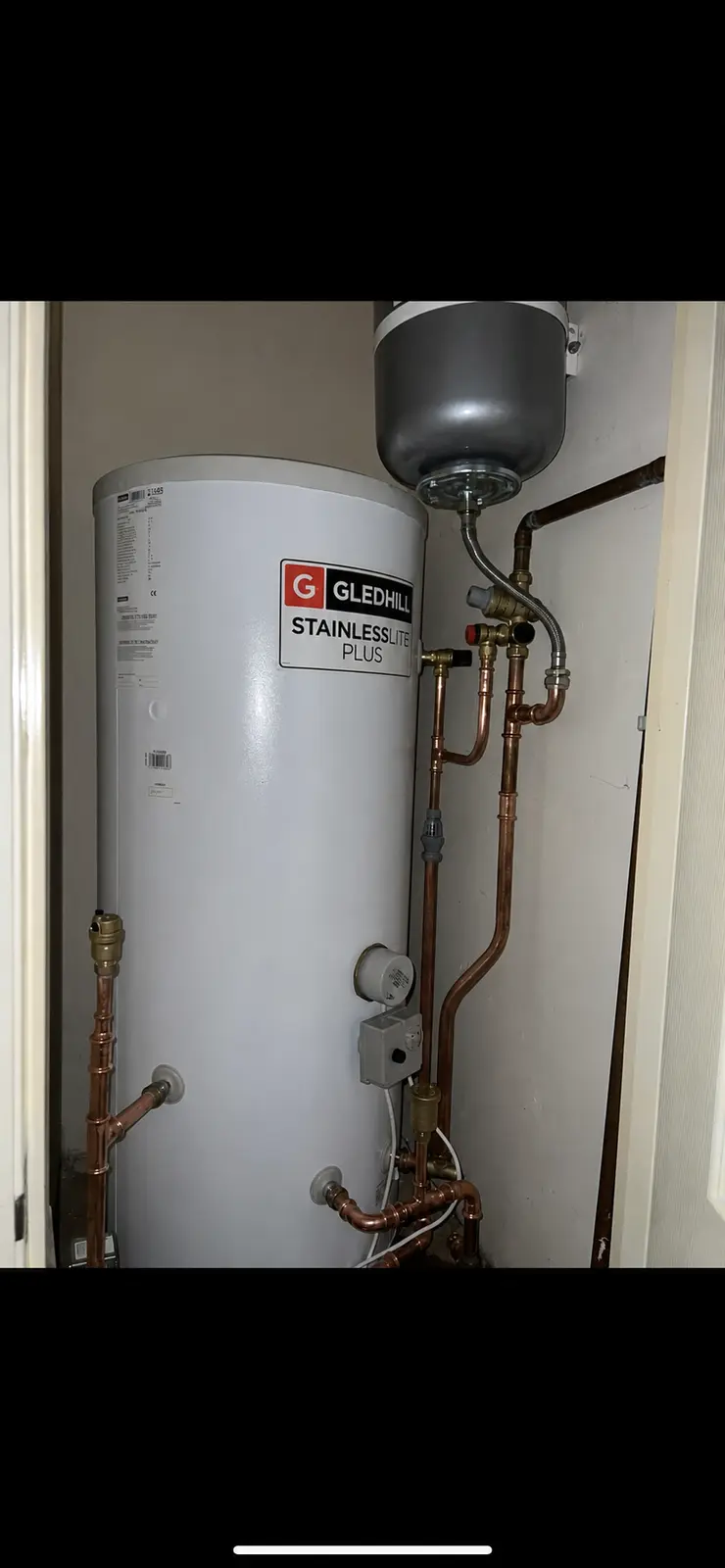 Unvented hot-water cylinder installed by HOLMHEAT